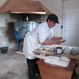 Du grain au pain : agriculteur boulanger à Lupsault en Charente (16)